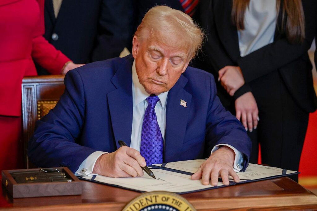 Obamacare vs Trump Healthcare Plan 2027